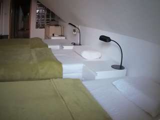 voyeurcam-julmodels-bed-3