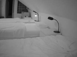 voyeurcam-julmodels-... webcam