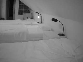 voyeurcam-julmodels-bed-3