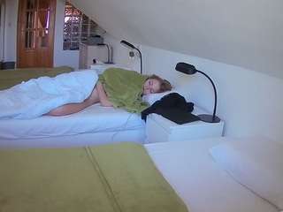  voyeurcam-julmodels-bed-3 chat room