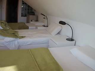 voyeurcam-julmodels-bed-3 camsoda