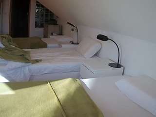 voyeurcam-julmodels-bed-3 camsoda