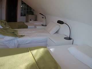 voyeurcam-julmodels-bed-3 camsoda