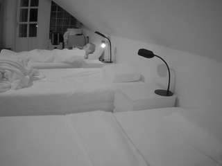 voyeurcam-julmodels-bed-3