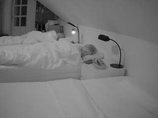 voyeurcam-julmodels-bed-3