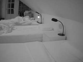 voyeurcam-julmodels-bed-3