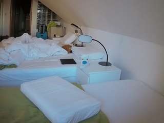 voyeurcam-julmodels-bed-3