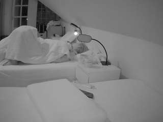voyeurcam-julmodels-bed-3