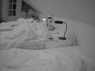 voyeurcam-julmodels-... webcam