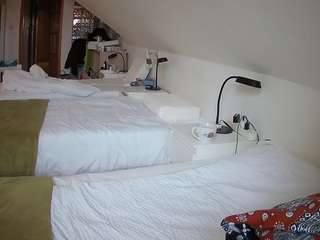 voyeurcam-julmodels-bed-3
