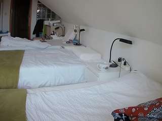 voyeurcam-julmodels-bed-3