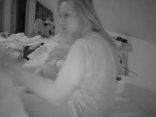 voyeurcam-julmodels-bed-3