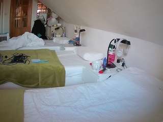 voyeurcam-julmodels-bed-3