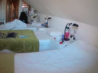 voyeurcam-julmodels-bed-3