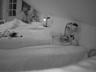 voyeurcam-julmodels-bed-3 from camsoda
