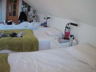 voyeurcam-julmodels-bed-3