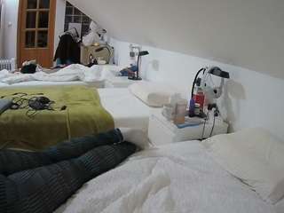 voyeurcam-julmodels-bed-3 from camsoda