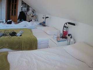 voyeurcam-julmodels-bed-3 camsoda