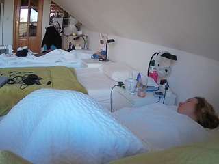 voyeurcam-julmodels-bed-3