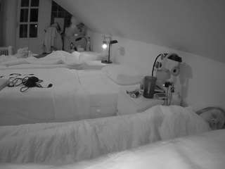 voyeurcam-julmodels-bed-3