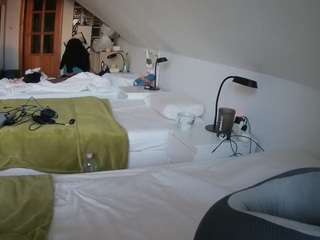 voyeurcam-julmodels-bed-3