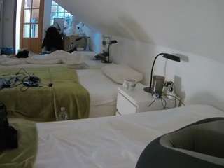 voyeurcam-julmodels-bed-3 camsoda