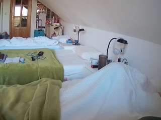 voyeurcam-julmodels-bed-3