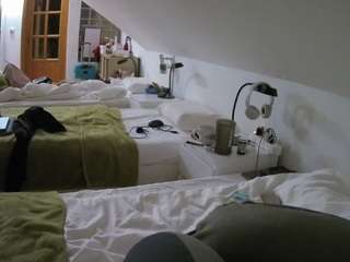 voyeurcam-julmodels-bed-3