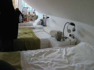 voyeurcam-julmodels-bed-3 camsoda