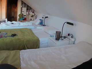 voyeurcam-julmodels-bed-3