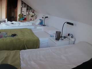 voyeurcam-julmodels-bed-3