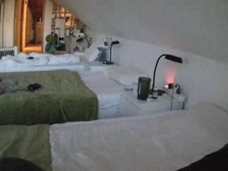 voyeurcam-julmodels-bed-3 camsoda