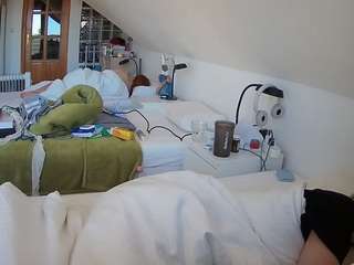 voyeurcam-julmodels-bed-3 camsoda