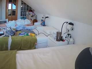voyeurcam-julmodels-bed-3 camsoda