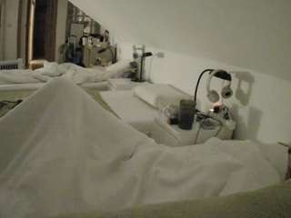 voyeurcam-julmodels-bed-3 camsoda