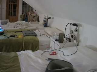 voyeurcam-julmodels-bed-3