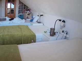 voyeurcam-julmodels-bed-3