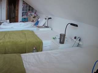 voyeurcam-julmodels-bed-3