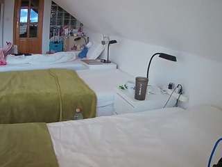 voyeurcam-julmodels-bed-3