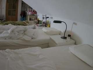 voyeurcam-julmodels-bed-3