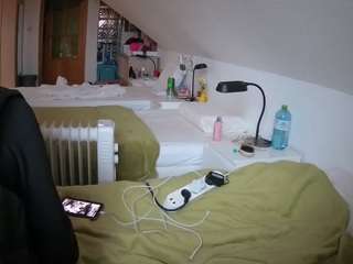 voyeurcam-julmodels-bed-3