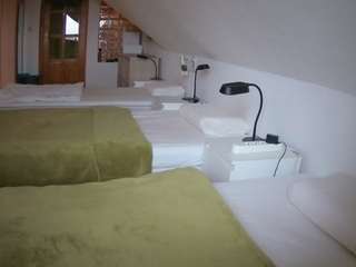 voyeurcam-julmodels-bed-3