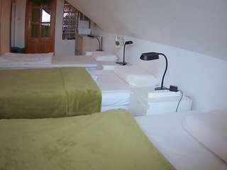 voyeurcam-julmodels-bed-3