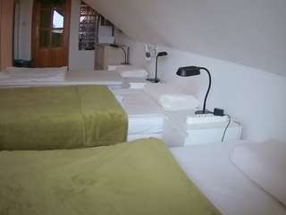 voyeurcam-julmodels-bed-3