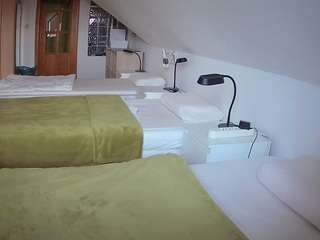 voyeurcam-julmodels-bed-3 webcam model