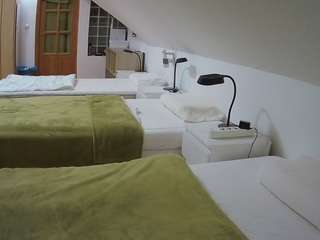 voyeurcam-julmodels-bed-3's CamSoda show and profile