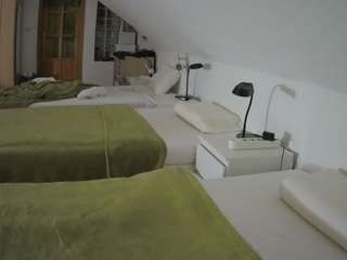 voyeurcam-julmodels-bed-3