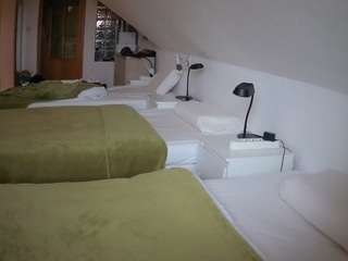 voyeurcam-julmodels-bed-3 webcam model