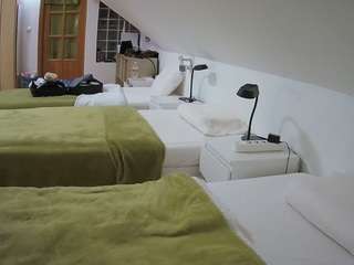 voyeurcam-julmodels-bed-3's CamSoda show and profile