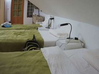 voyeurcam-julmodels-bed-3 Live Webcam on CamSoda